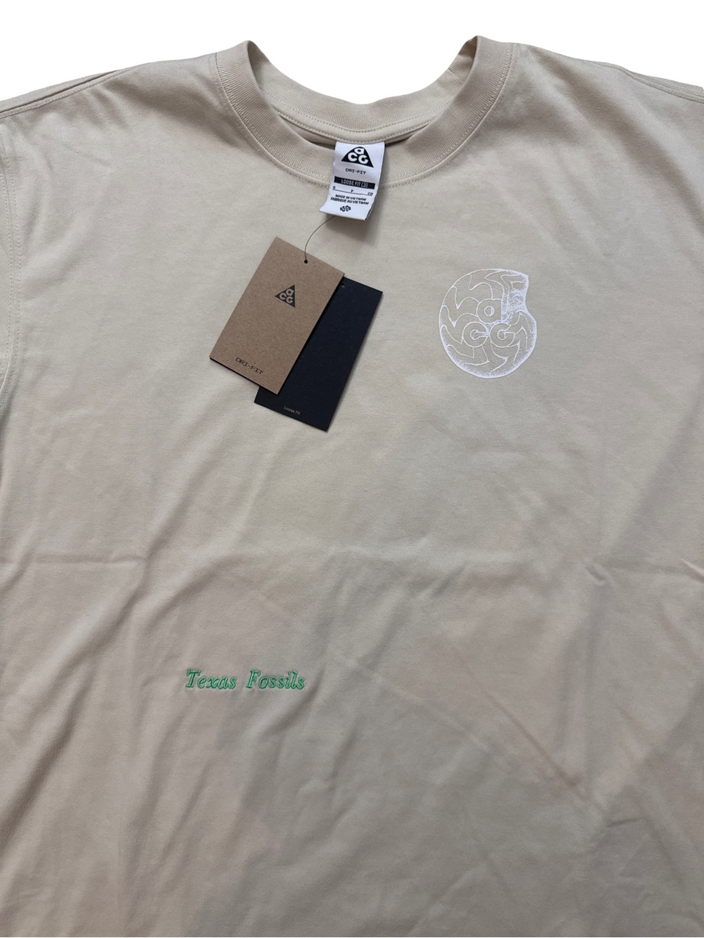 Nike ACG T-Shirt Men's Small Short Sleeve Cream/Beige Texas Fossils NWTS ACG